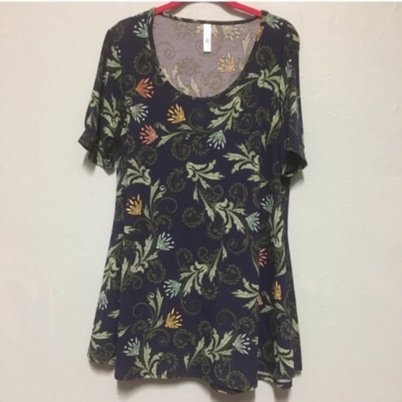 LuLaRoe Tops - Scrolls Perfect EUC